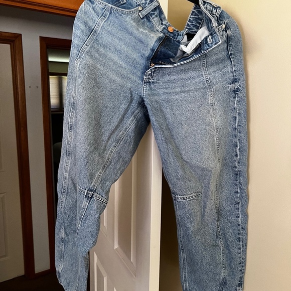 H&M Relaxed Fit Barrel Jeans - Picture 1 of 2